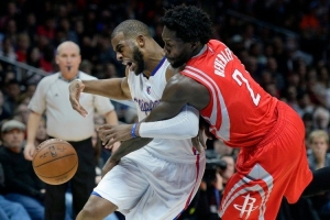 貝弗利隔扣詹姆斯！NBA訓練營火藥味十足，梁子結下至今