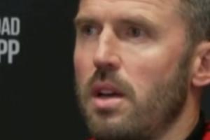 曼聯戰術復盤：VAR誤判解析與心理戰術應對