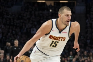約基奇！帕納辛納科斯老板狂熱招募，NBA重磅球星加盟戰(zhàn)火燃起！