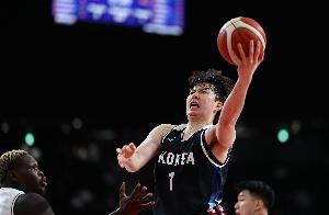 戰術解析：李賢重如何以三分炮臺撬動韓國男籃進攻體系