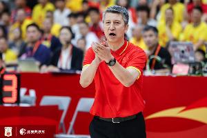 球迷熱議：半場落后，暫停布置引爭議，崔永熙投籃引熱議