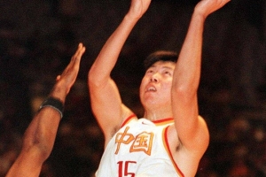1998年亞運會：中國男籃雙殺日本，9分+40分差距見證籃球差距