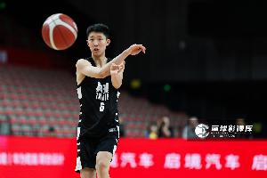 國青男籃中塞交鋒：張宇辰閃耀，國青險勝對手展現實力