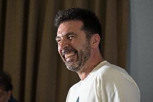 48歲布馮重返校園，球場傳奇變身學霸！