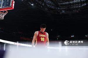 焦泊喬9分鐘狂飆4分7板！中國男籃銅牌戰(zhàn)驚心動魄！