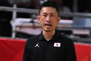 震驚！中國男籃遭日本狠砍20分，NBA名帥吉本泰輔助陣，亞運會半決賽懸念揭曉！