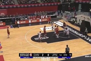 能突又能投！2021年世預賽，郭艾倫面對日本男籃砍24分4板